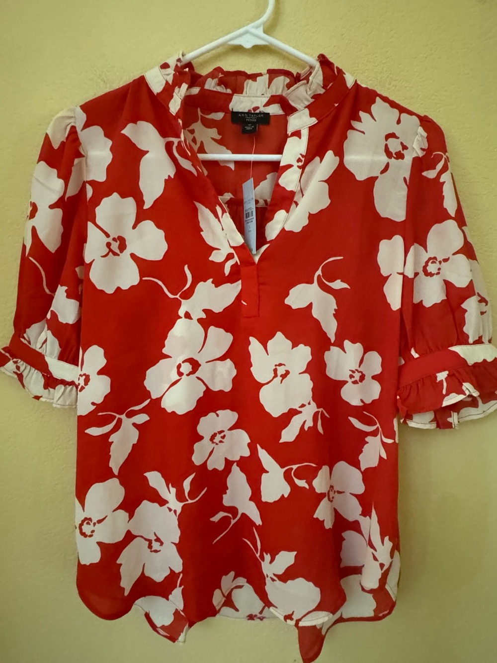 Ann Taylor Red and White Floral V-neck Blouse